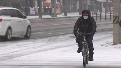 [날씨] 북극발 최강 한파 엄습, 서울 -10.7℃...충청·호남 대설특보 / YTN
