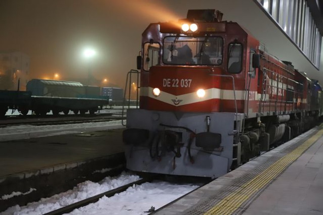 "Turistik Doğu Ekspresi" Kars'ta coşkuyla karşılandı