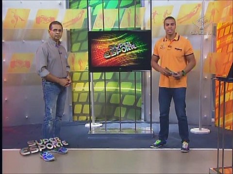 Mano Menezes e Fred exaltam troféu do Superclássico