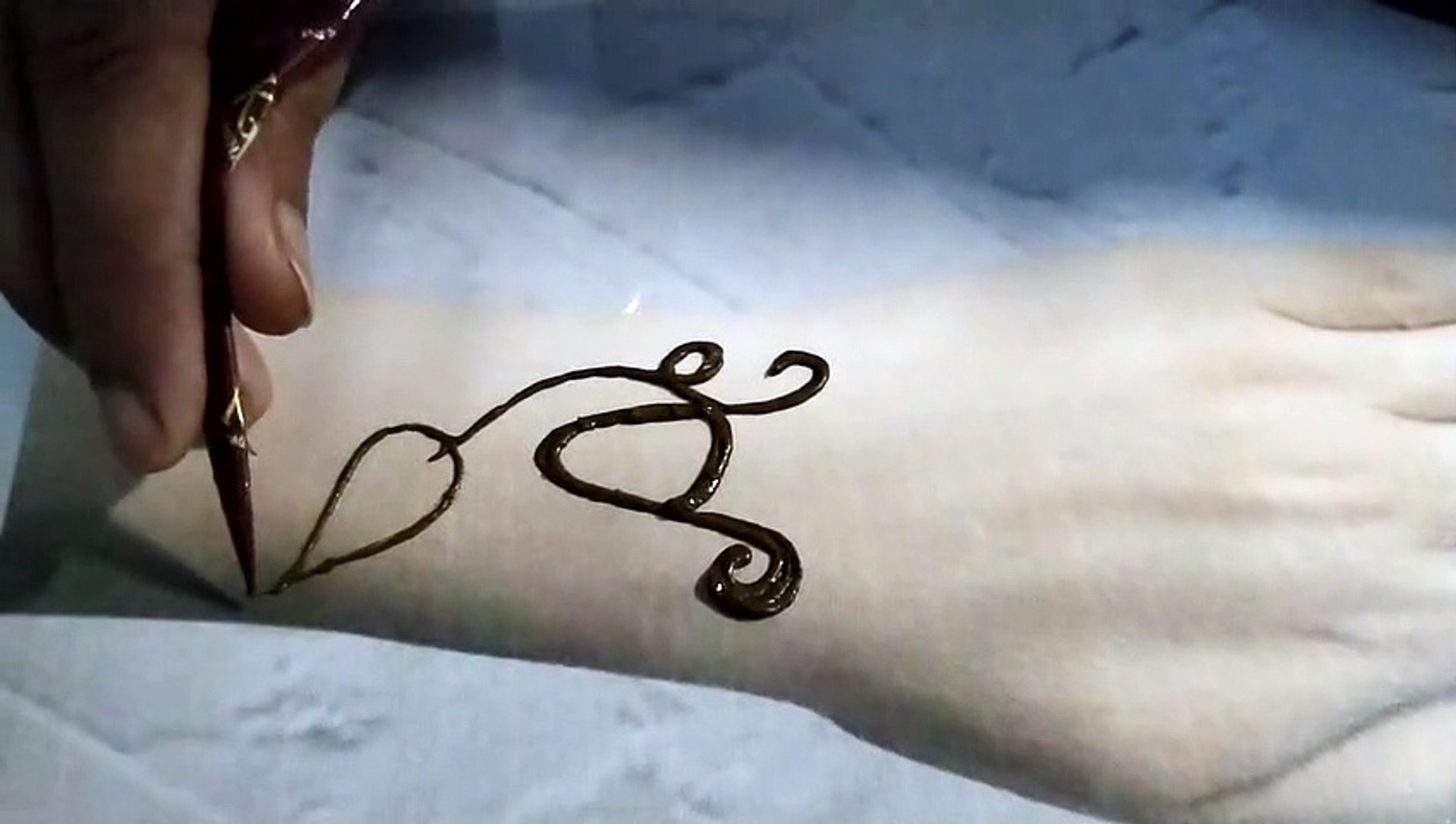 A letter mehndi design tattoo|| Simple and easy mehndi design tattoo ||  Back hand mehndi design tattoo - video Dailymotion