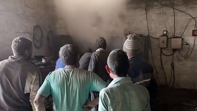 ट्रांसफार्मर बनाने वाली फैक्ट्री में भीषण आग