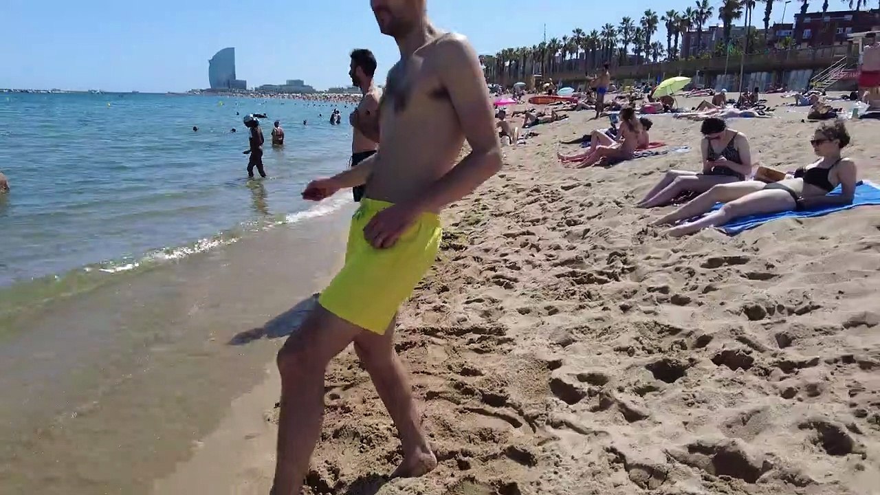 Barcelona Beach Walk - Barceloneta Beach - June 2022