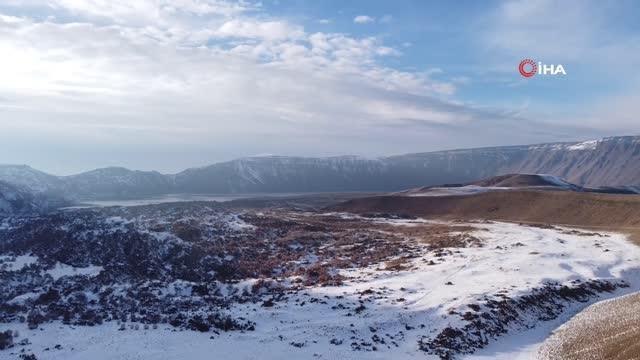 Dünyanın ikinci büyük kraterinden muhteşem kar manzaraları
