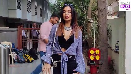 Divya Agarwal Promotes Her Song Resham Ka Rumal With Students At Mithibai