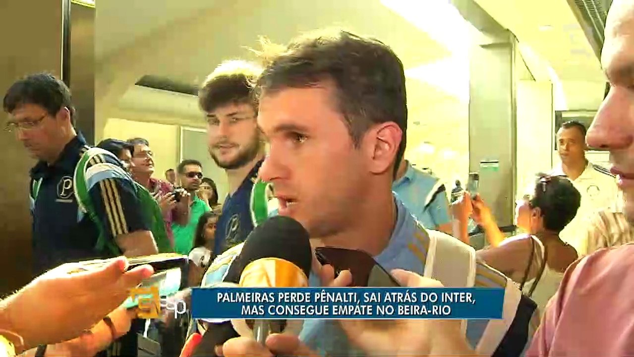 Palmeiras perde pênalti, sai atrás do Inter, mas consegue empate no Beira-Rio