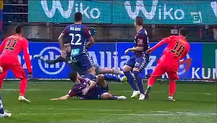 Real volta a vencer, mas Barça segue na liderança do Espanhol