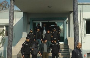 MERSİN'DE KARA YOLUNDA KAVGAYA KARIŞAN 13 ŞÜPHELİ YAKALANDI