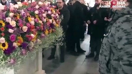 Babasını kaybeden Sıla, konserinde içini döktü