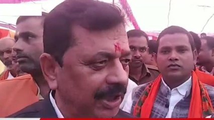कुशीनगर: अधर में लटका हाईवे पर बनने वाला अंडर क्रॉसिंग सड़क, राहगीर परेशान