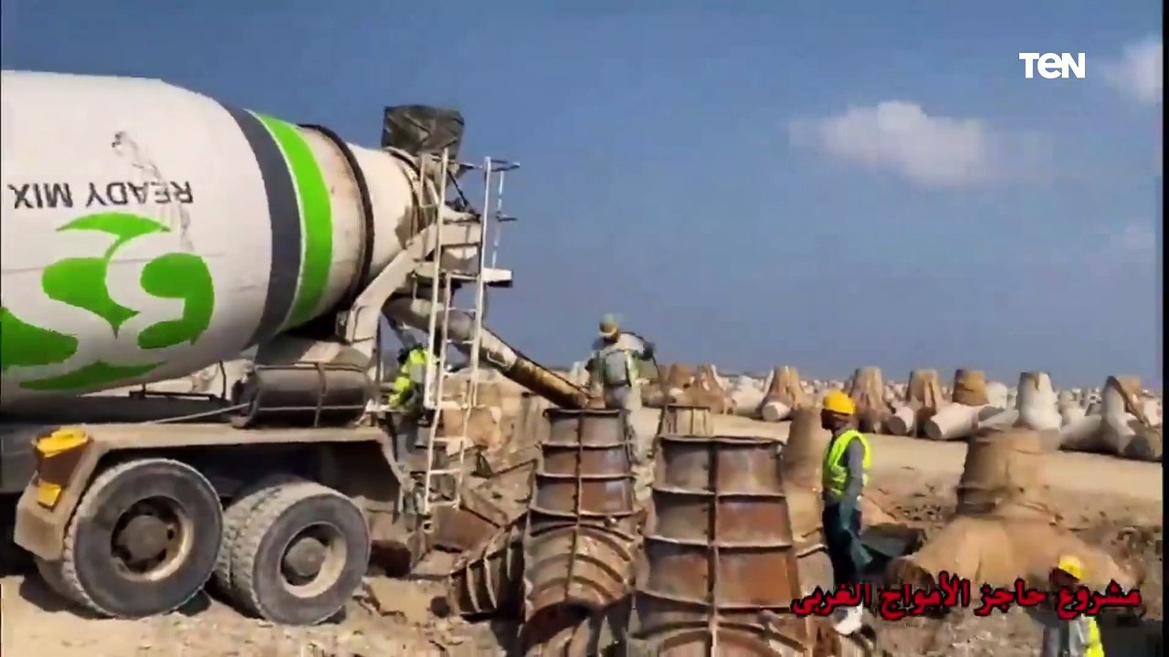 تصوير جوي لأهم المشروعات الجاري تنفيذها بميناء دمياط البحري