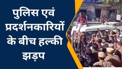 नागौर: मर्डर मामले में प्रदर्शनकारियों ने थाने के बाहर एंबुलेंस में शब रखकर प्रदर्शन ,देखिए