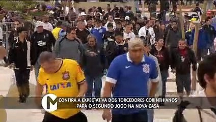 Corintianos chegam para o segundo jogo na nova casa