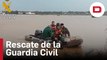 El complicado rescate de la Guardia Civil a un vecino de Montijo (Badajoz) de las riadas de Efrain