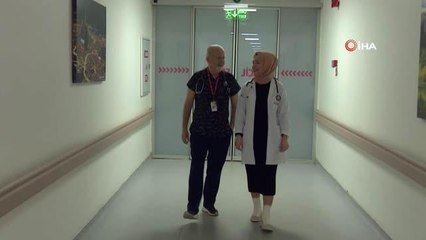 Baba kız aynı hastanede şifa dağıtıyor