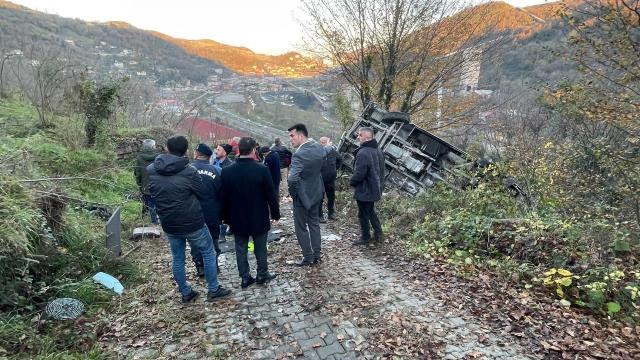 ZONGULDAK - Şarampole devrilen servis aracındaki 1 öğrenci öldü, 18 kişi yaralandı (3)