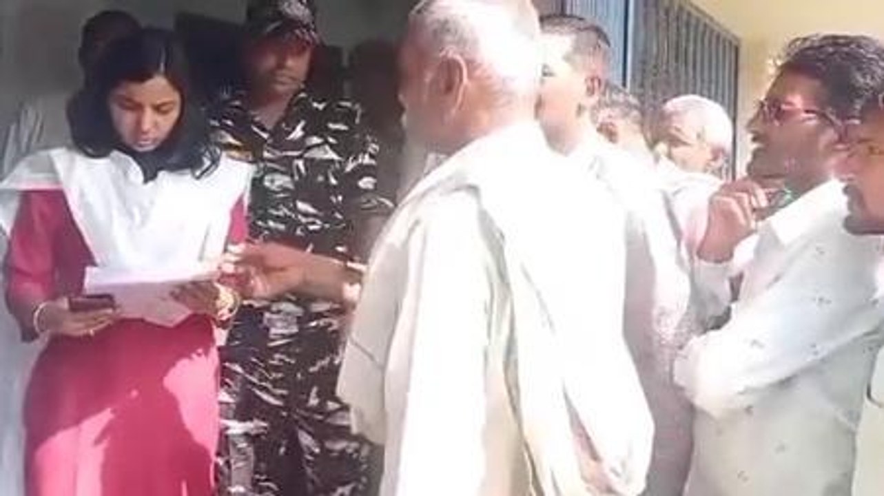 छिंदवाड़ा: कलेक्टर के सामने फूटा गुस्सा, अतिक्रमण मुक्त की मांग
