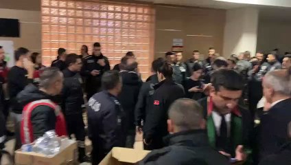 İmamoğlu'na hapis ve siyasi yasak