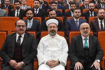 Diyanet İşleri Başkanı Erbaş, "Rehber Öğreticiler Kursu"nda ders verdi