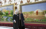 Emine Erdoğan Türkmen El Sanatları Sergisi'ni gezdi