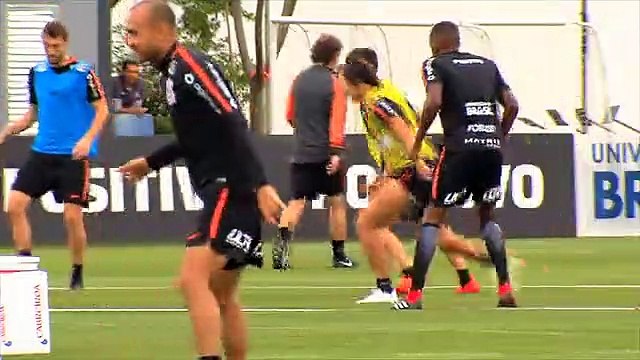 Confira como foi a entrevista coletiva com o meia Mateus Vital