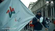 A Milano sfilano le bandiere olimpiche di Parigi e Milano-Cortina