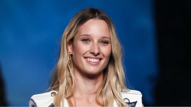 GALA VIDEO - PHOTO - Ilona Smet maman : à 5 mois, son fils décore déjà le sapin de Noël !