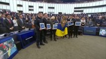 El pueblo ucraniano recibe en manos de sus líderes el premio Sájarov del PE