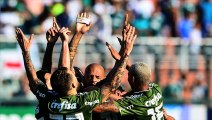 Palmeiras enfrenta o Flamengo com sombra da Libertadores