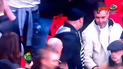 Torcidas do Newcastle e do Millwall protagonizam cenas de violência na Inglaterra