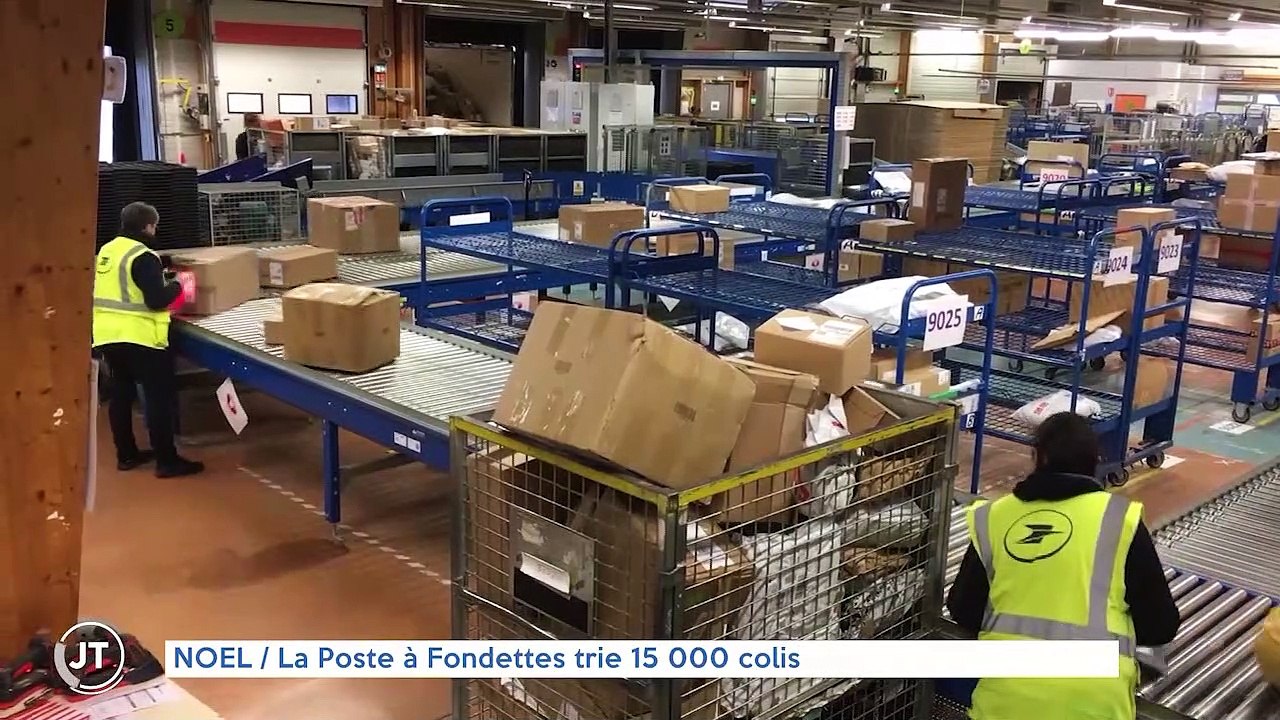 NOËL /  La Poste à Fondettes  trie 15 000 colis