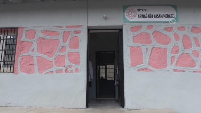 Bitlis Milli Eğitim Müdürü Korkmaz, Köy Yaşam Merkezi'ni ziyaret etti