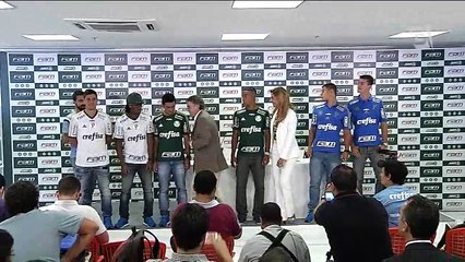 Gabriel Jesus encara a coletiva de imprensa pela primeira vez