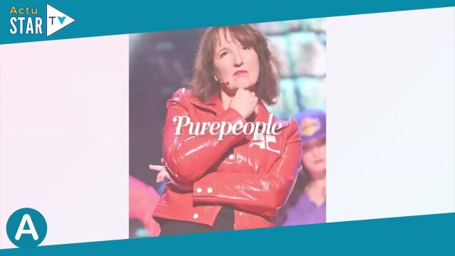 Anne Roumanoff entourée de beaux gosses, l'humoriste se fait plaisir pour ses 35 ans de carrière !