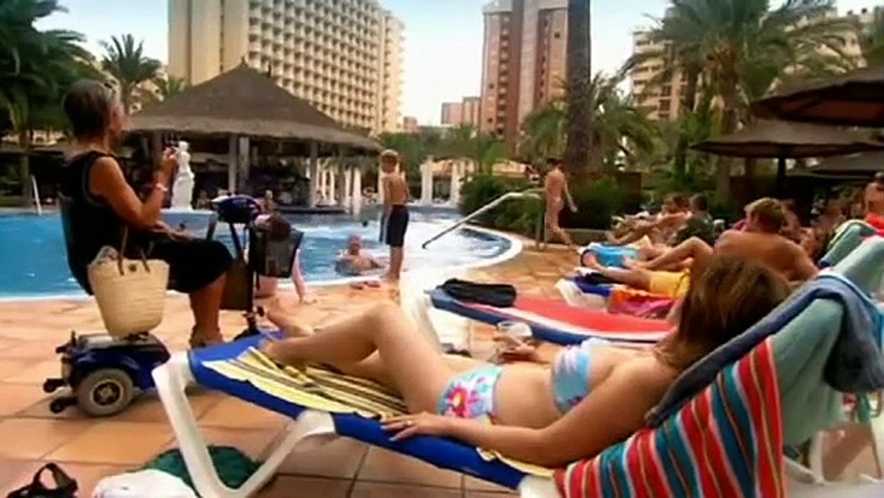 Benidorm - Se1 - Ep06 - The Beach HD Watch HD Deutsch