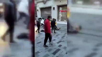 İstiklal'de 'kız arkadaşıma laf attın' kavgası