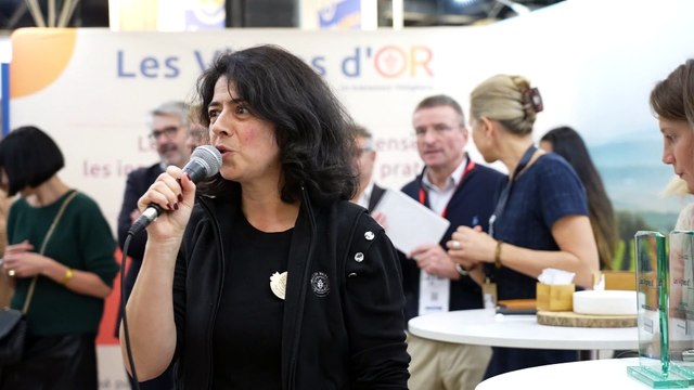 Remise du prix de la catégorie innovation au chai du trophée Les Vignes d'Or