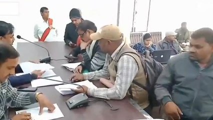 भदोही: एसडीएम ने लगाई लेखपालों की कड़ी फटकार कुछ पर कार्रवाई के निर्देश जानिए वजह