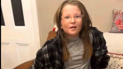 Woman flies from Doha to Wales to surprise her niece ahead of Christmas *She got EMOTIONAL!*