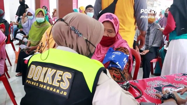 Peduli Kesehatan, Polres Sukoharjo Gelar Bakti Sosial Pengobatan Gratis