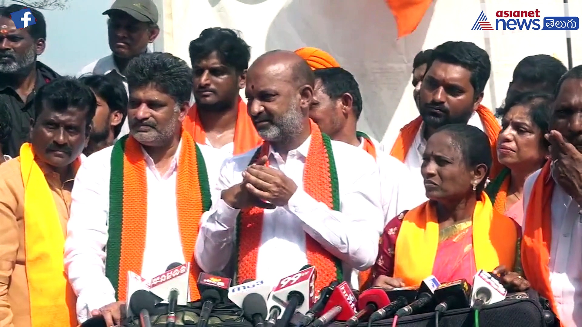 బిఆర్ఎస్ వైరస్, బిజెపి వ్యాక్సిన్... ఏది కావాలో తేల్చుకొండి..: బండి సంజయ్ 