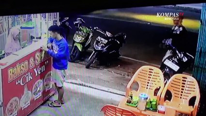 Aksi Nekat Pelaku Pencurian Ponsel Terekam CCTV