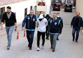 Boğazını keserek öldürdükleri şahsı yakan sanıkların yargılanmasına başlandı