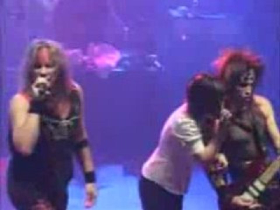 Don't stop believing - Kelly Clarkson at Metal Skool