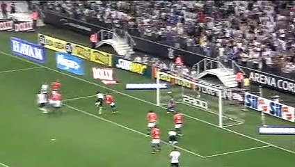 Corinthians goleia Danubio por 4 a 0