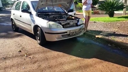 Carros se envolvem em colisão no Bairro Santos Dumont