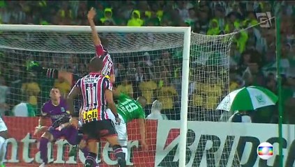 São Paulo sofre virada e é eliminado da Libertadores
