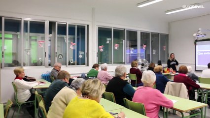 Man lernt nie aus: 92-jährige Spanierin bildet sich in Volkshochschule
