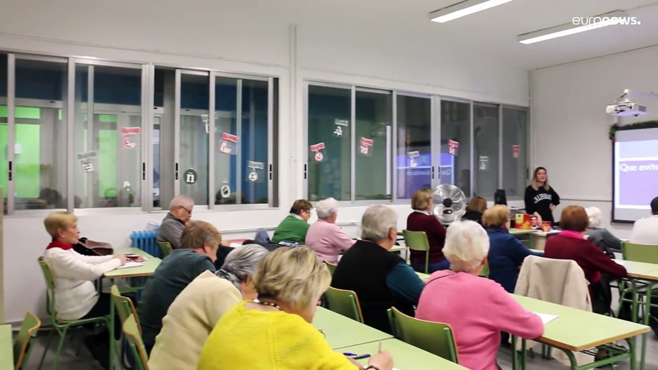 Man lernt nie aus: 92-jährige Spanierin bildet sich in Volkshochschule