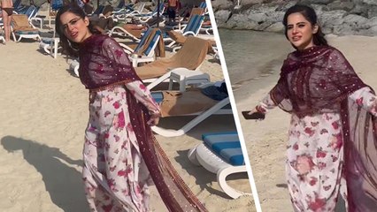 Urfi Javed Beach पर Bikini नहीं Suit में आई नजर Video Viral | Boldsky *Entertainment