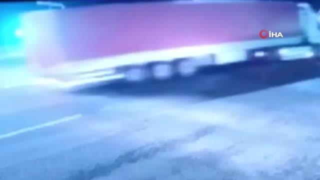 20 kişinin yaralandığı trafik kazasının kamera görüntüleri ortaya çıktı